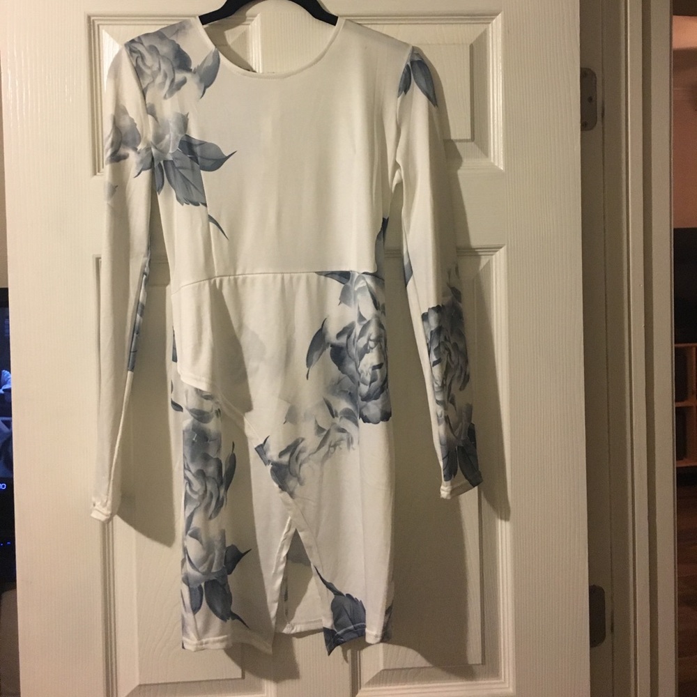 COPY - White floral long sleeve bodycon mini dress